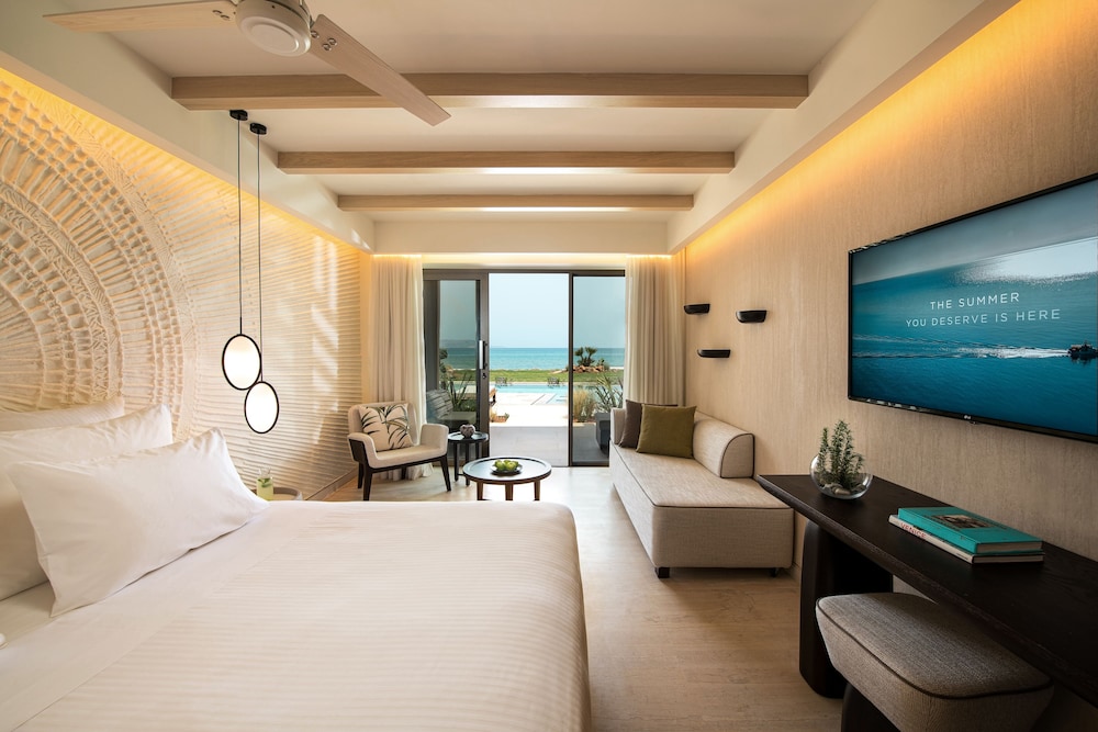 Suite, Double Bed, Sea Front, Shared Pool, 2 Sofa