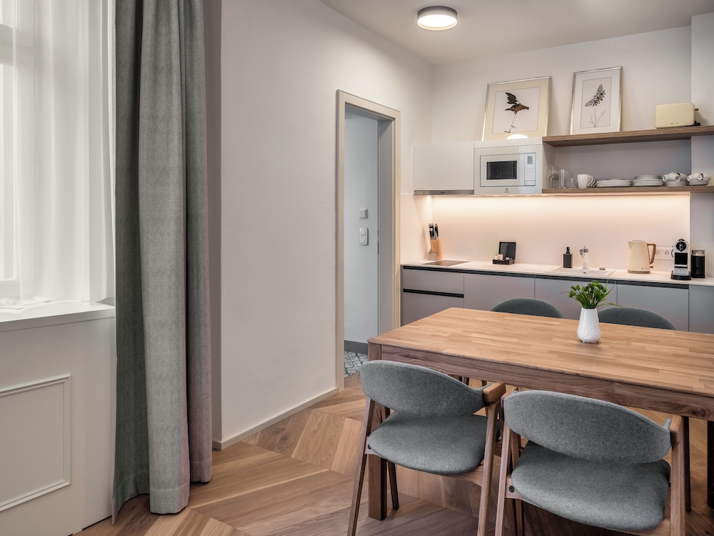 Hotel Modra Ruze 31/41