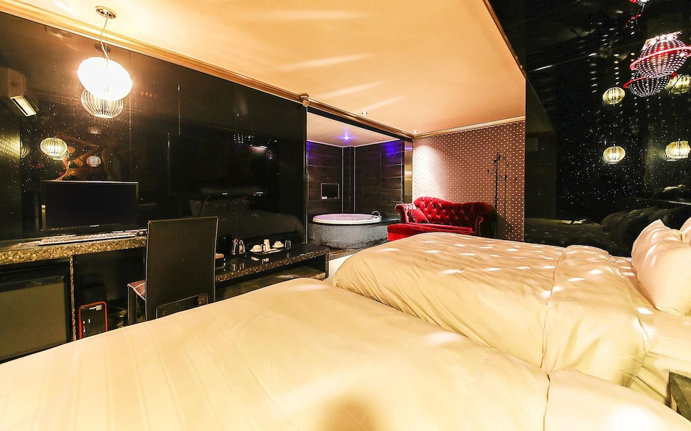Echae Hotel 24/88