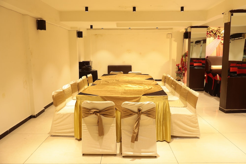 HOTEL SUDARSHAN PALACE 34/48