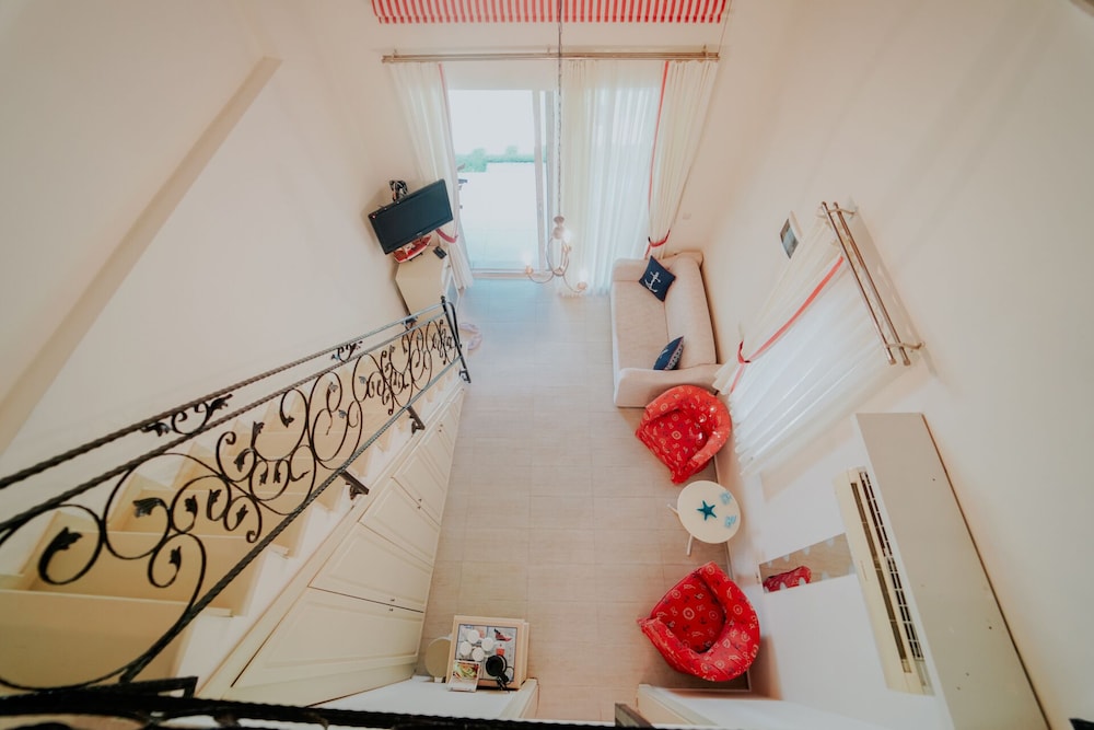 Alacati Marina Palace 10/50