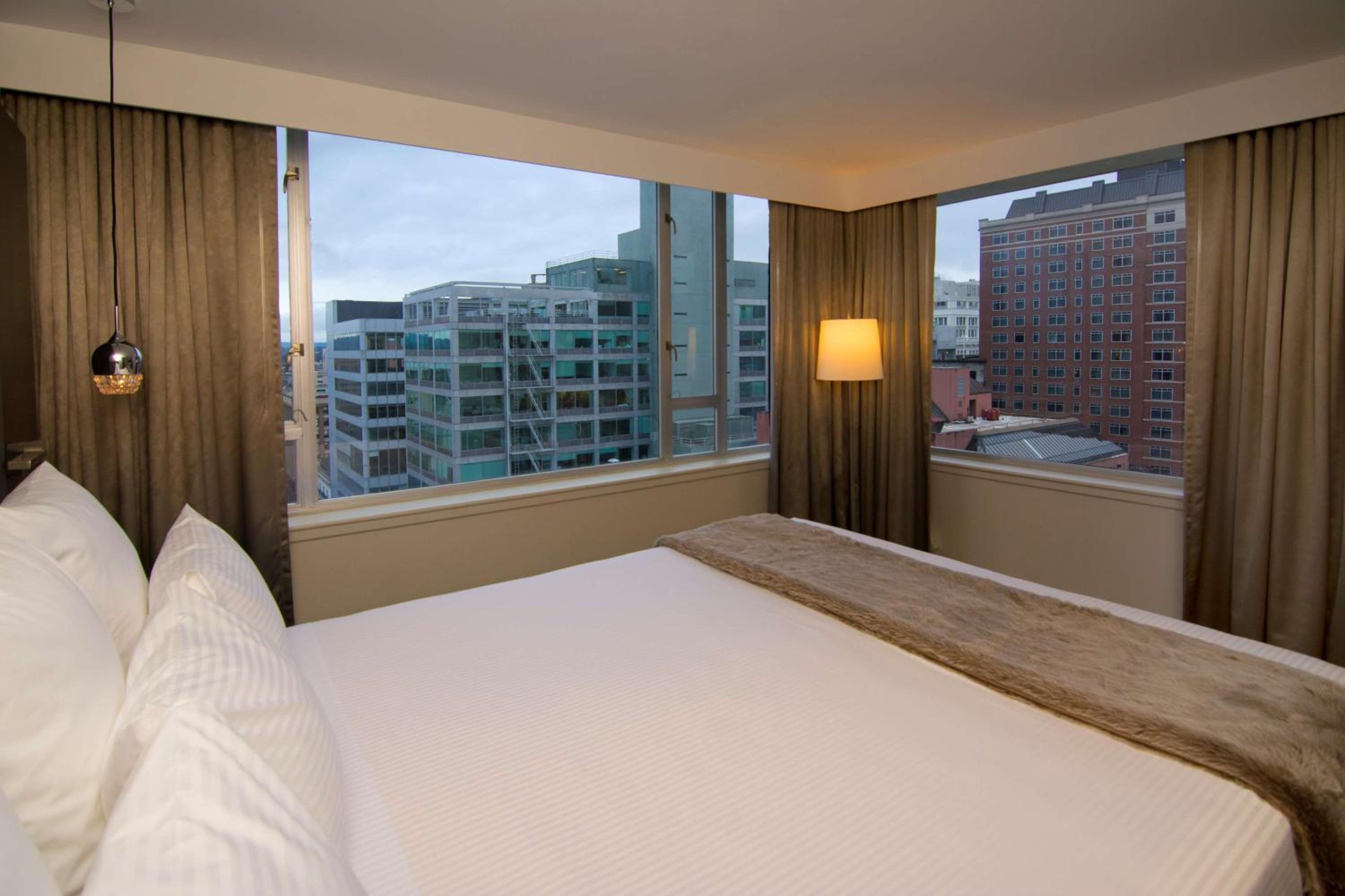 Penthouse Suite, King Bed, City View, Sofa