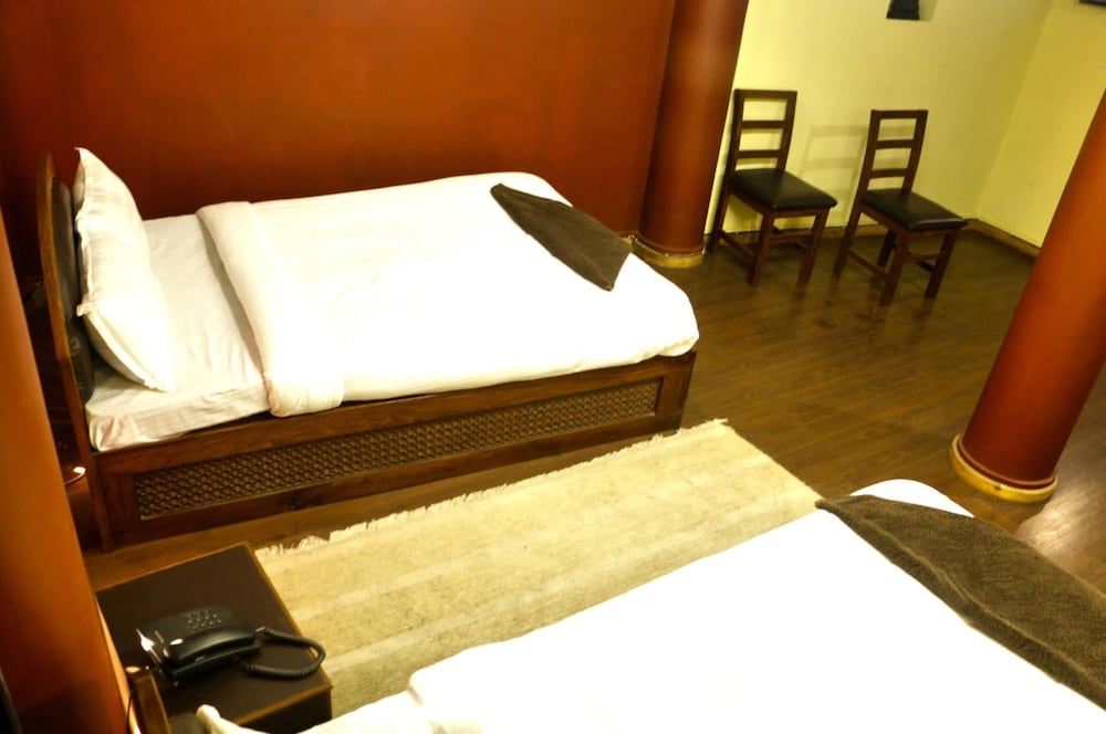 Siddhi Home & Restaurant 36/45