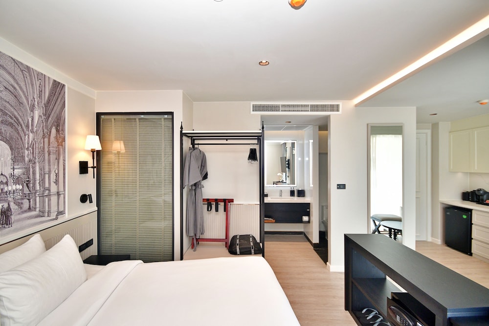 Chateau Du Village Patong 19/65