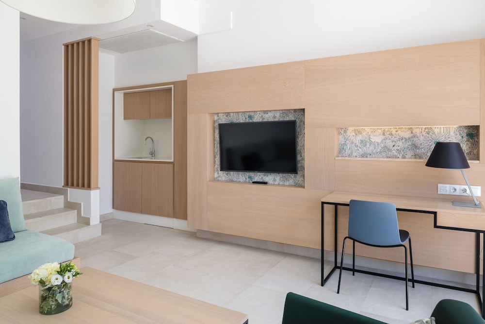 Plus Fariones Suite Hotel 50/57