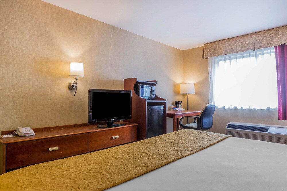 Quality Inn Hyde Park Poughkeepsie North 13/40