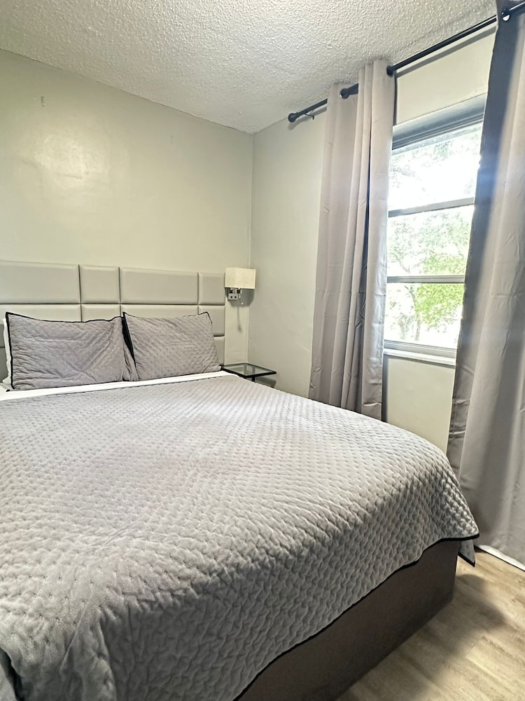 Sheridan Suites Apartment Hotel 22/69
