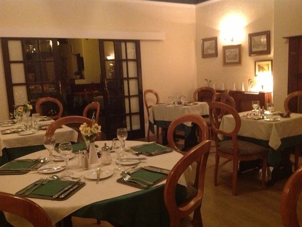Balmoral Lodge Hotel 32/42
