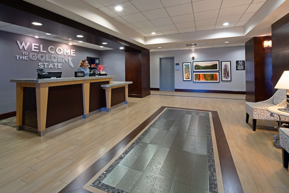 Hampton Inn Visalia 9/47