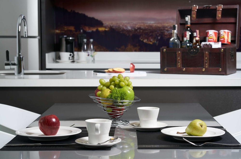 100 Luxury Suites By Preferred 58/76