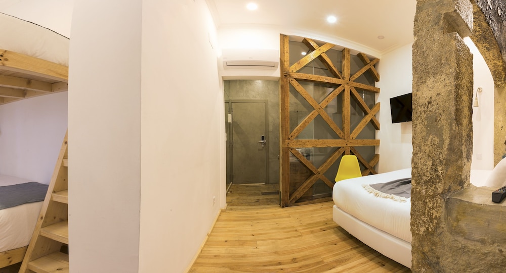 262 BOUTIQUE HOTEL 15/74