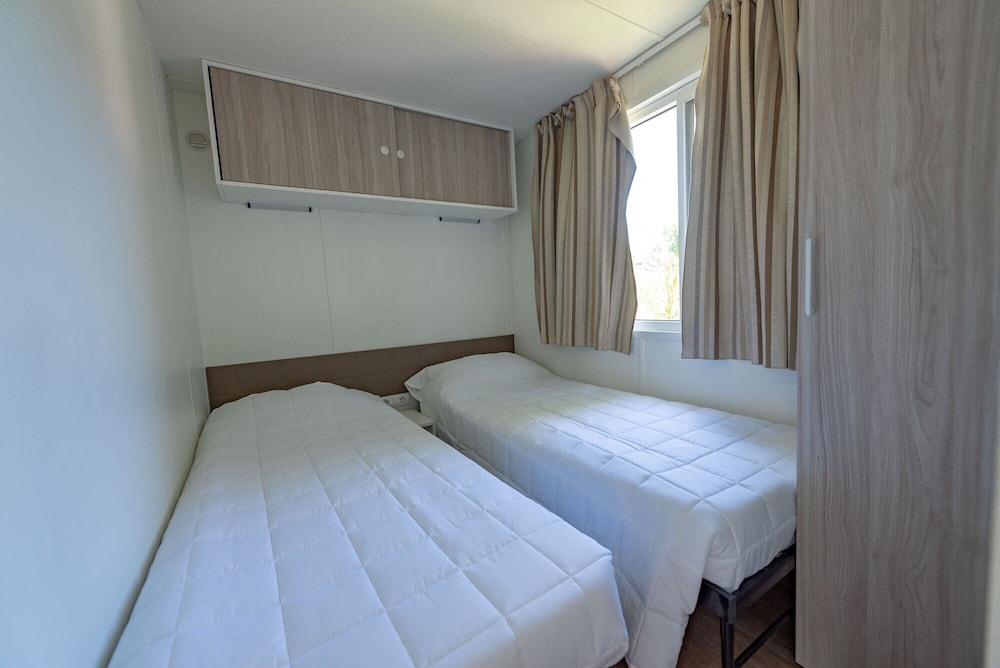 Mobile Home, Deluxe, Double and Twin Beds