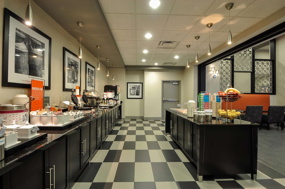 Hampton Inn Stafford/Quantico & Conference Center, Va 33/48