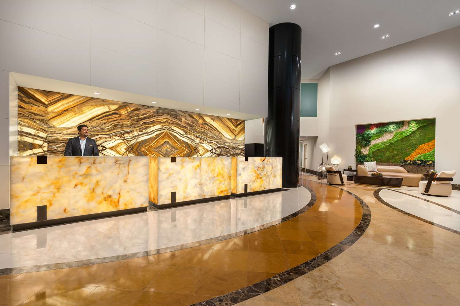 Trump International Beach Resort 16/116