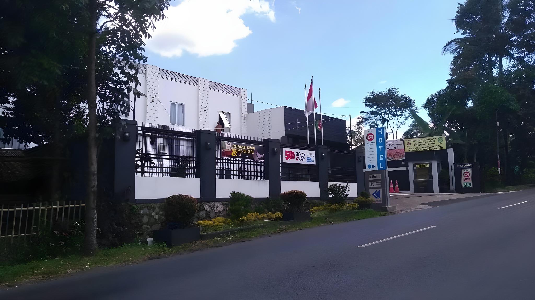 Charaka Hotel 29/30