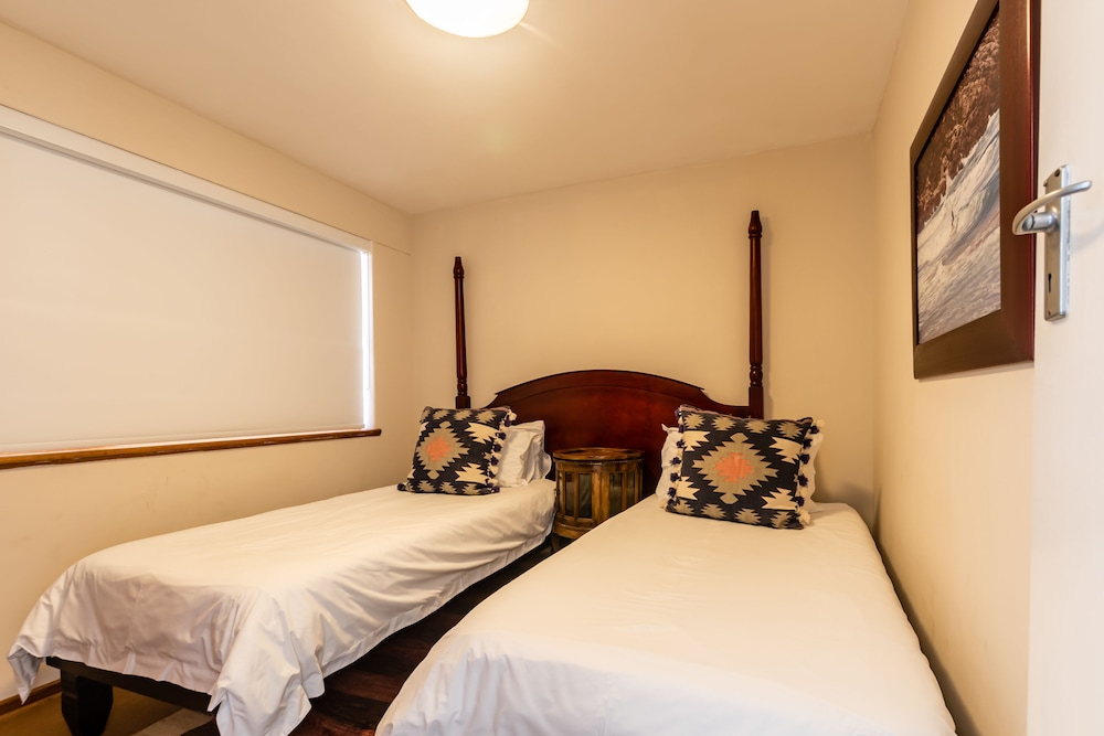 Dutton's Cove Guesthouse 11/50