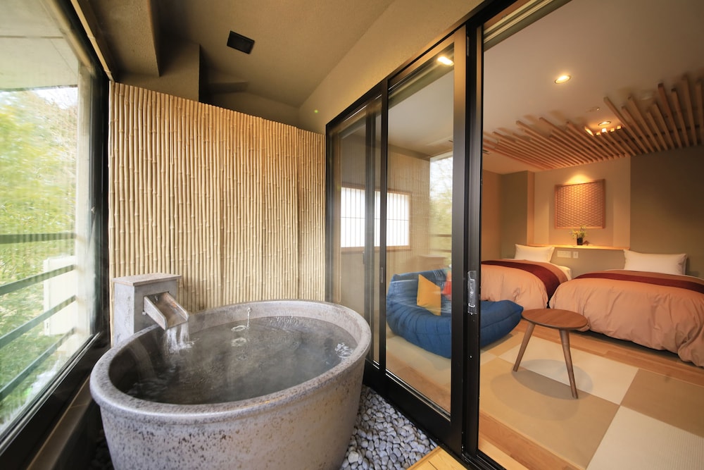 Hakone Fuga - Adults Only 50/50