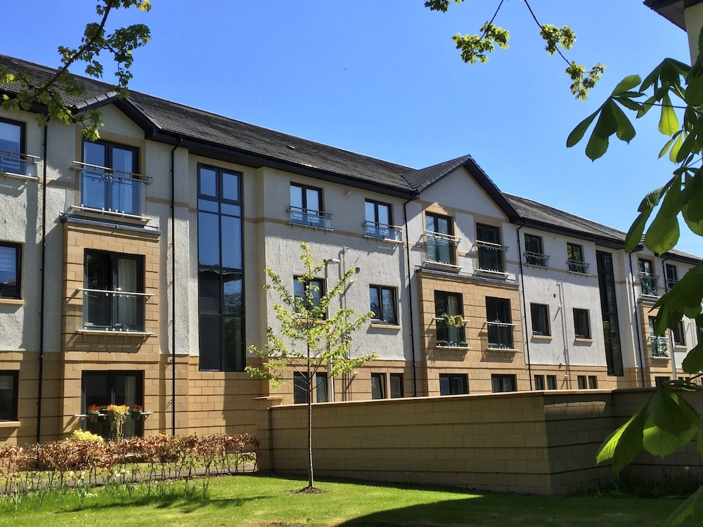 Inverness City Suites 2/50