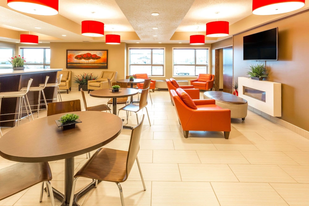 Microtel Inn And Suites By Wyndham Whitecourt 28/41