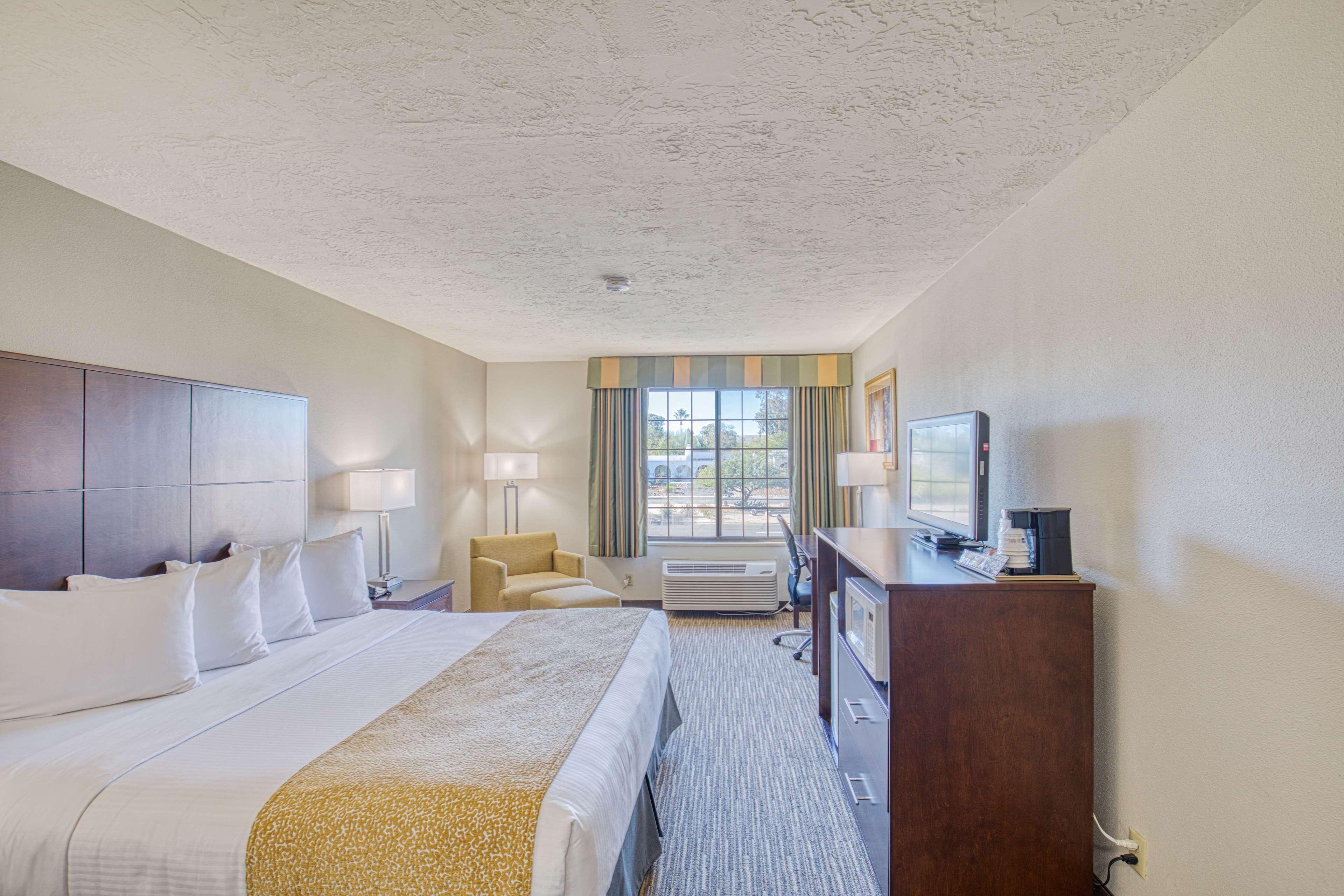 Room, Double Bed, Pool View