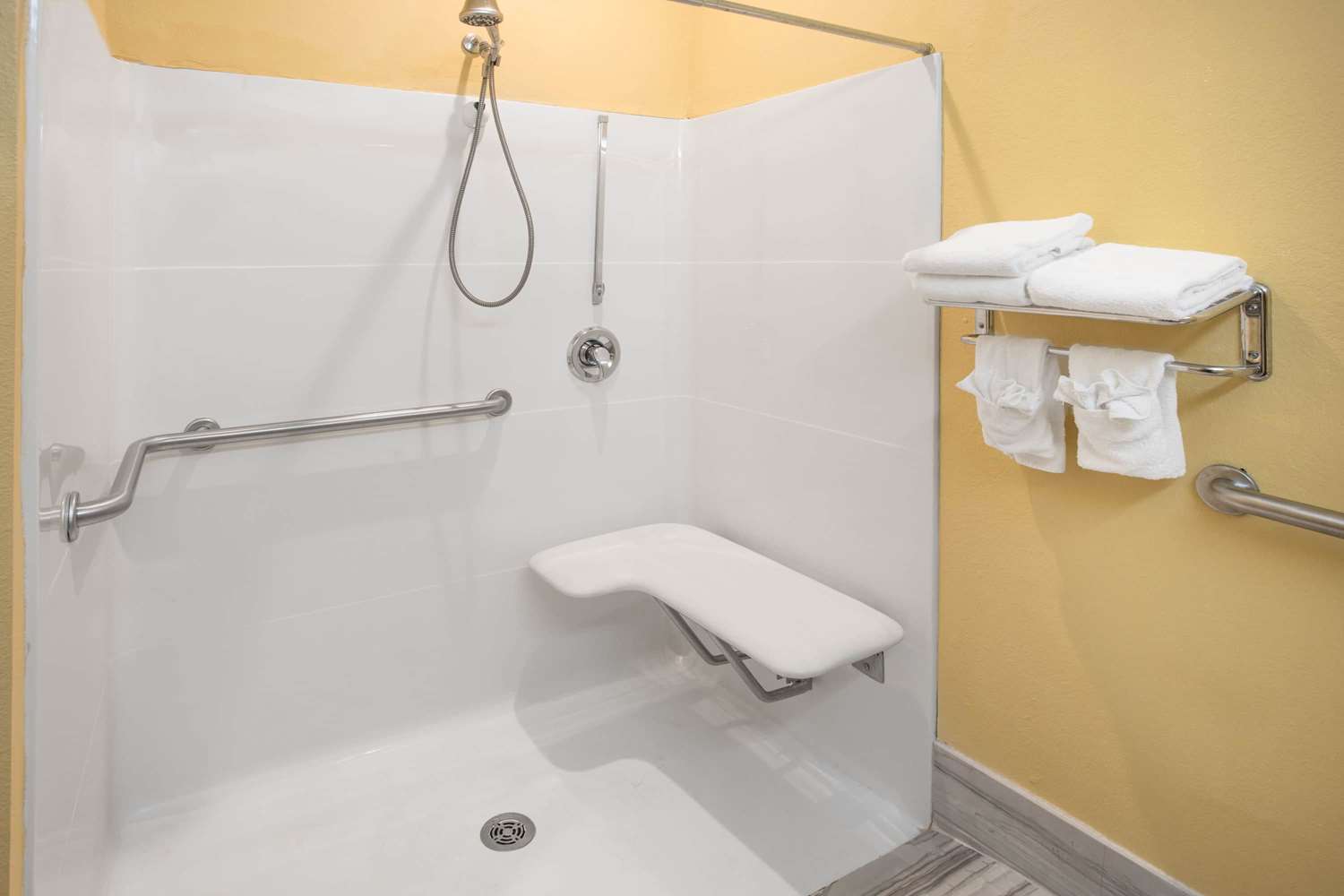 Microtel Inn Suites By Wyndham Stockbridge Atlanta I 75 53/58