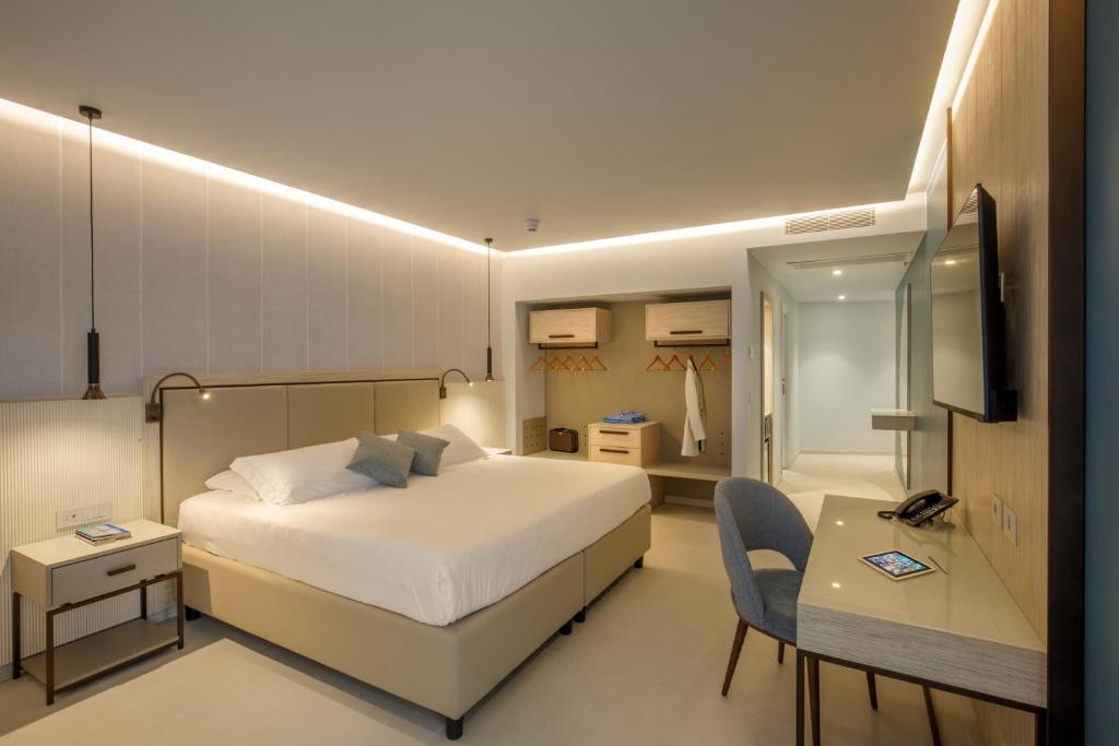 غرفة ديلوكس بسريرين منفصلين، Ambasciatori Suite Hotel 5/9