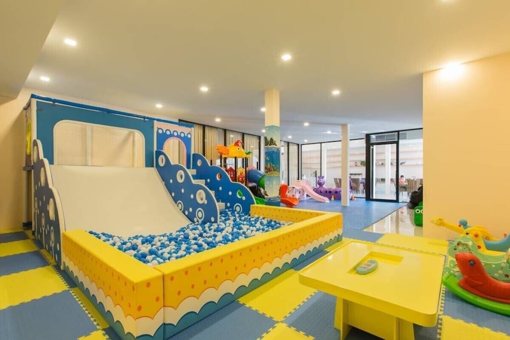 Jupiter Trevi Resort and Spa 16/24