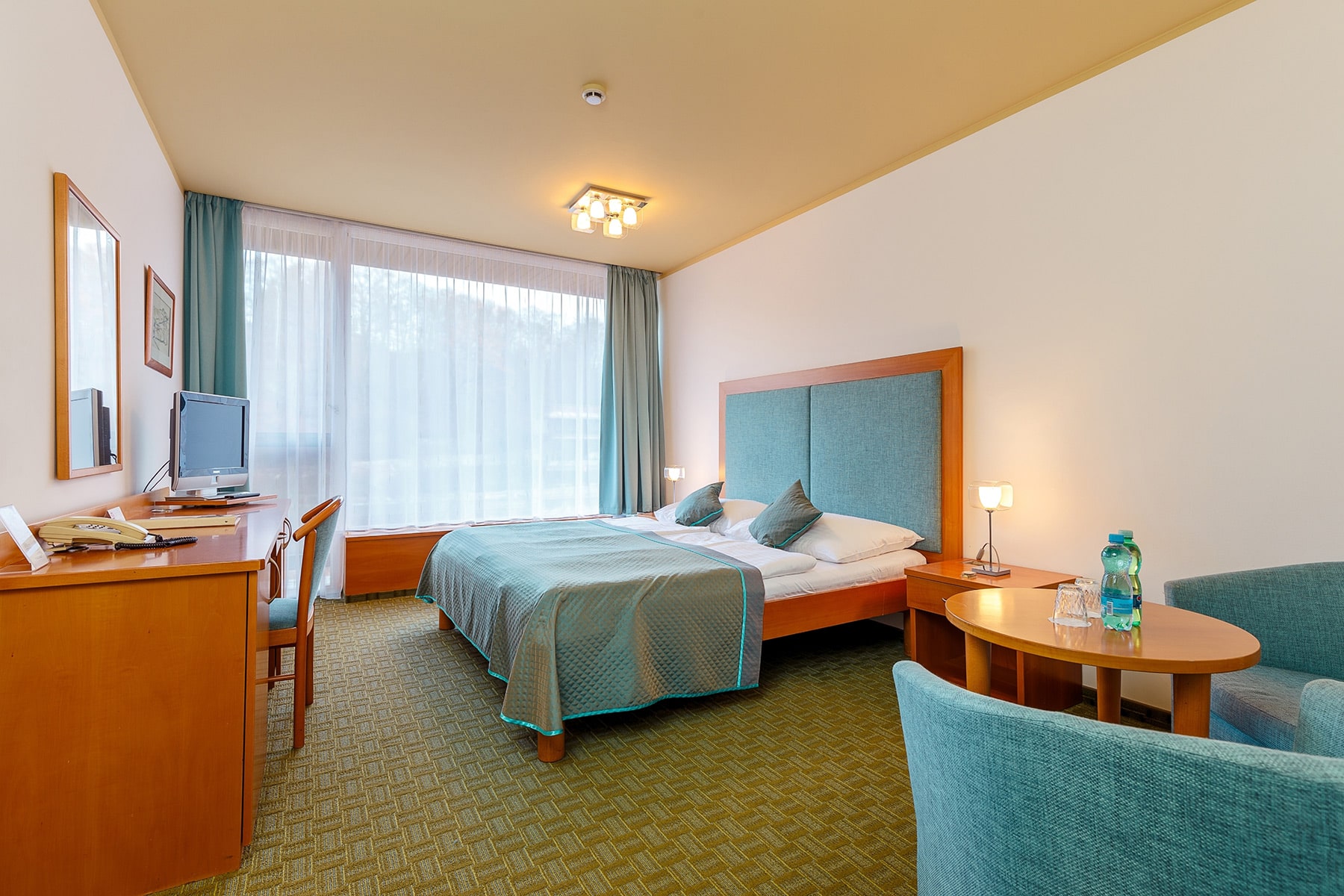 ROOM, DOUBLE BED