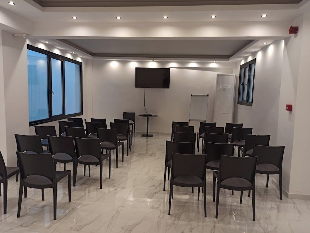 Amphitryon City Hotel 55/72