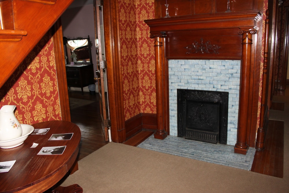 Victorian Charm Inn 22/47