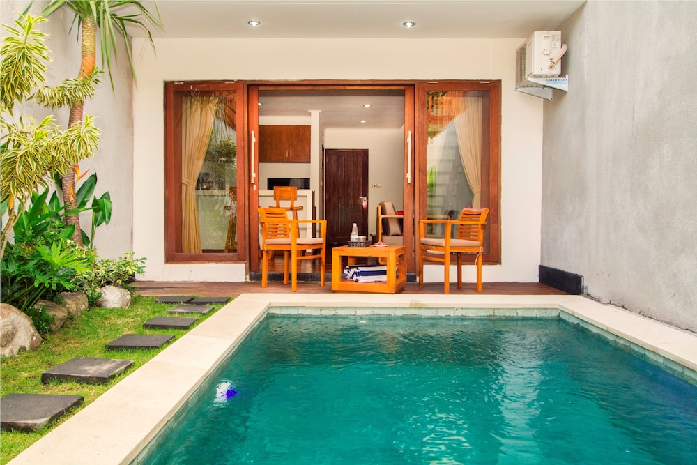 Delu Villas And Suites Seminyak 18/48