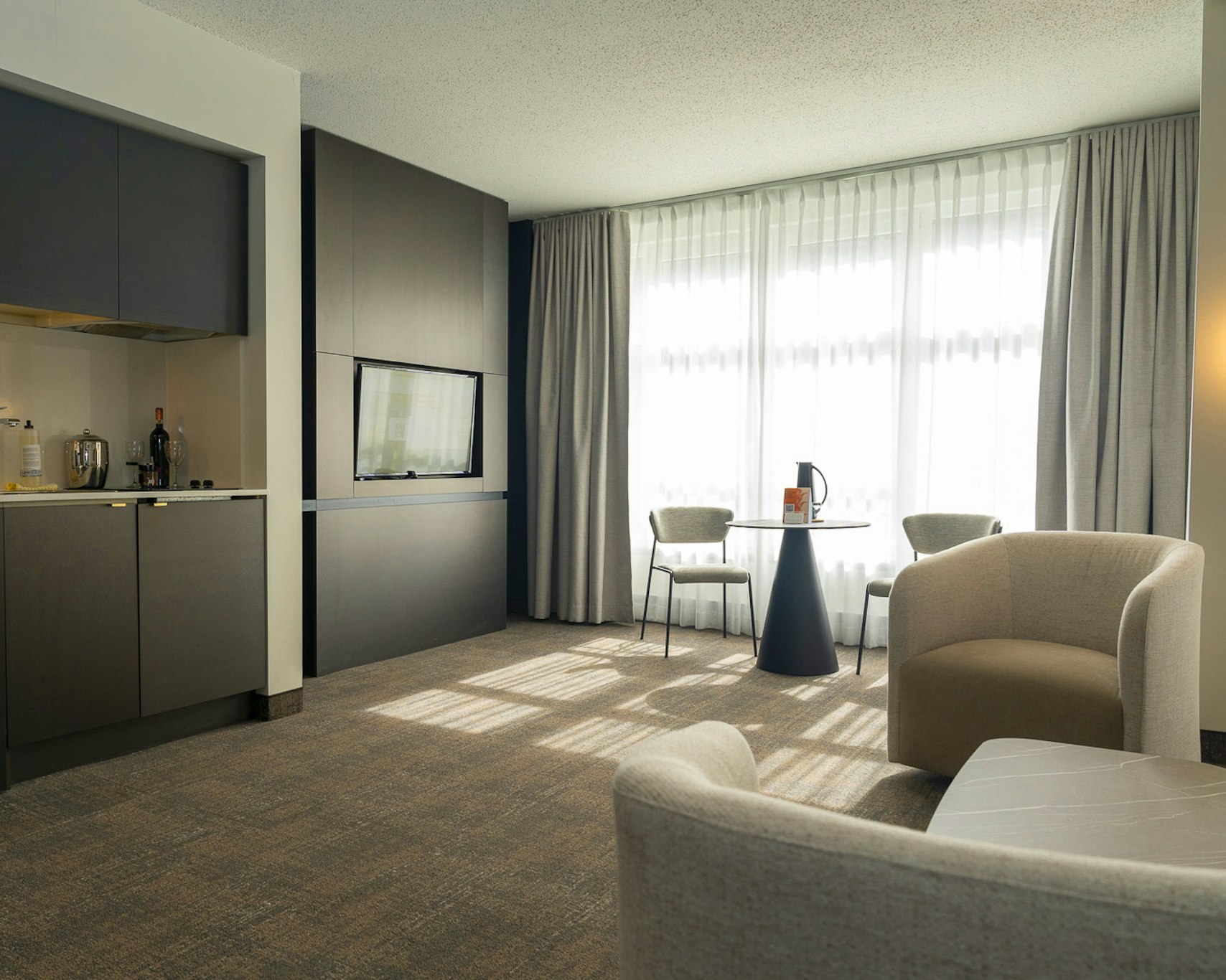 Saint-Sulpice Hotel 6/17