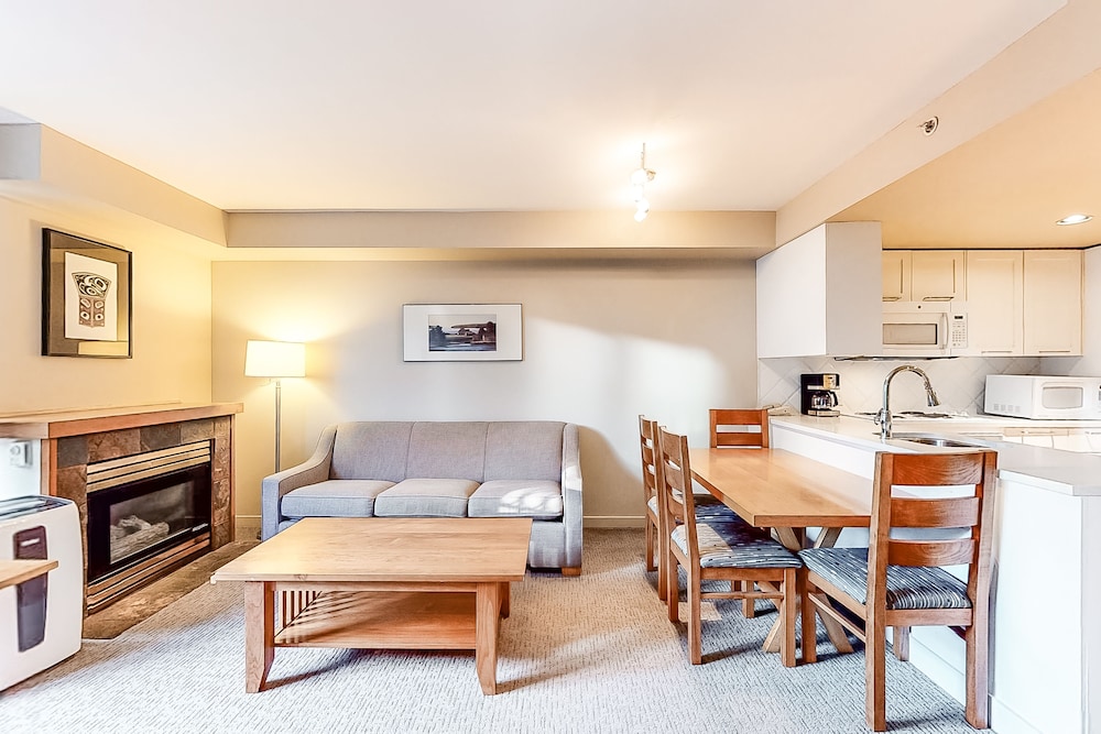 Whistler Peak Lodge 36/53