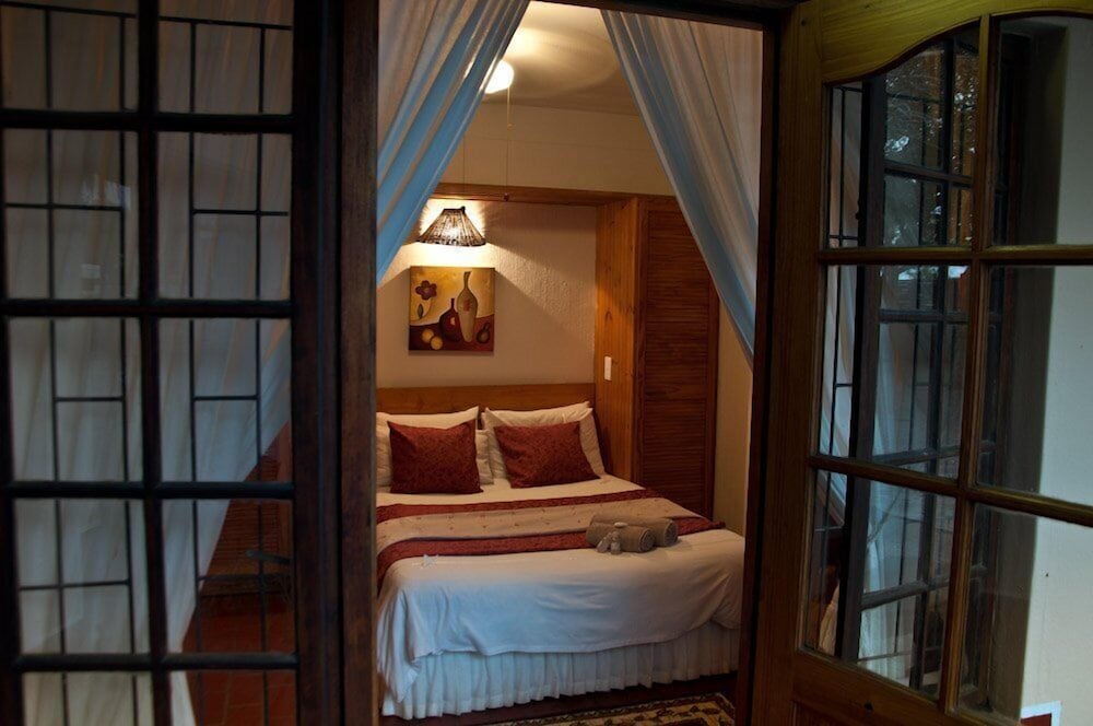 Woodpecker Inn 10/43