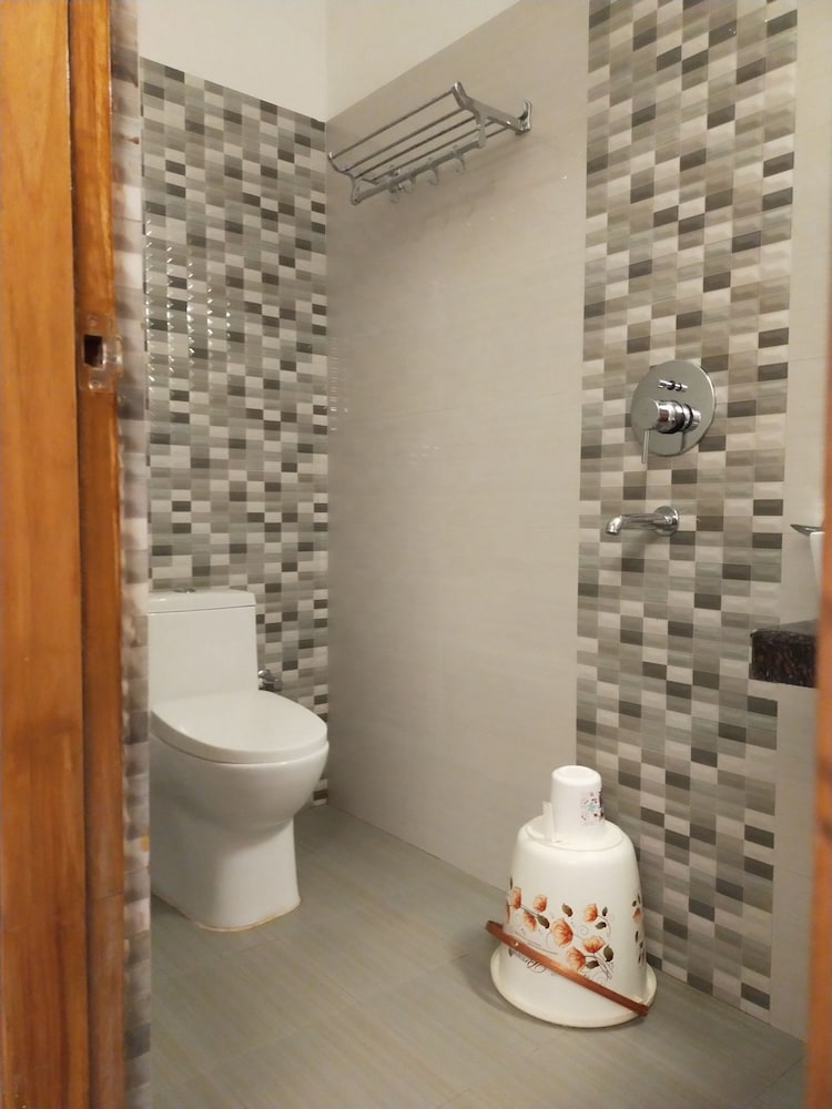 Hotel Prabhat 48/50
