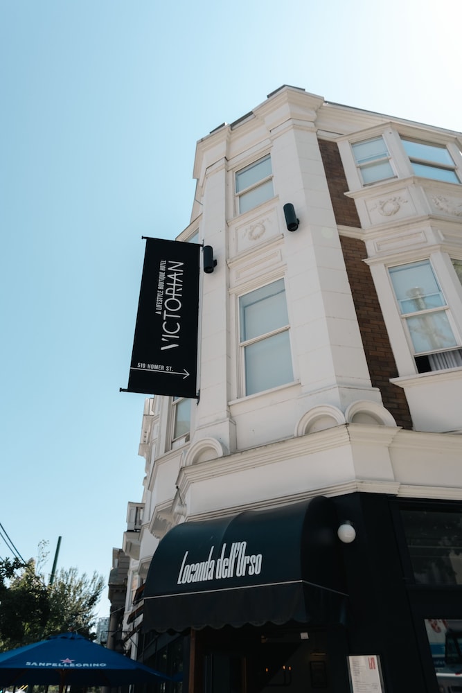 Victorian Hotel 2/74