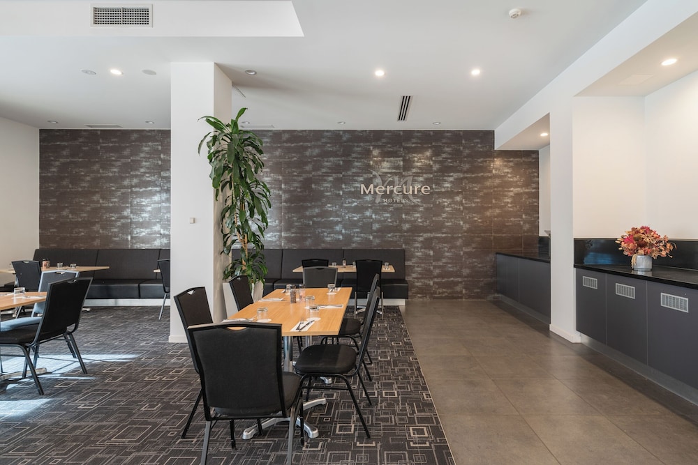 Mercure Newcastle Airport 30/50