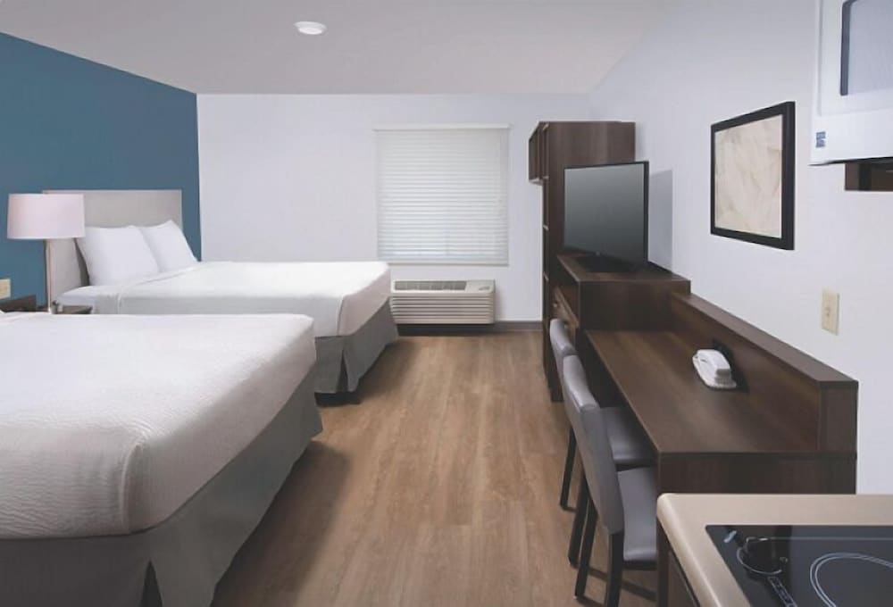Suite, 2 Queen Beds, Accessible