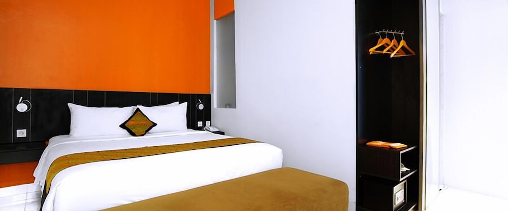 J Hotel Bandara Soekarno Hatta 8/26