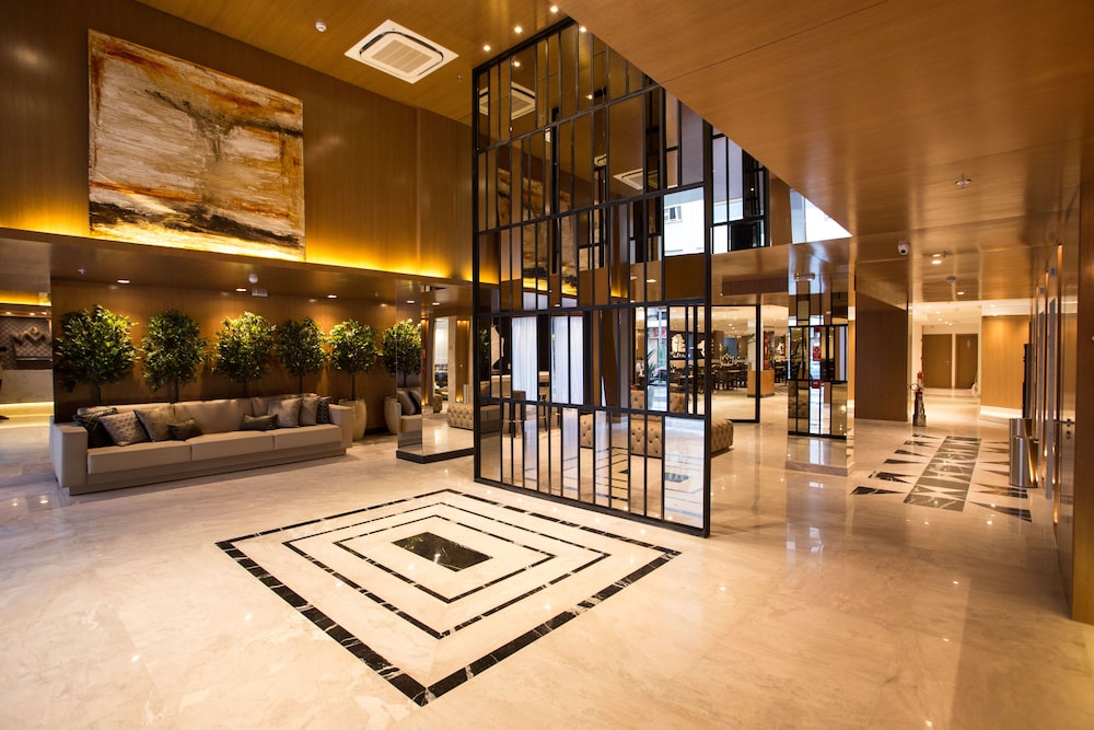 Royal Regency Palace Hotel 7/64