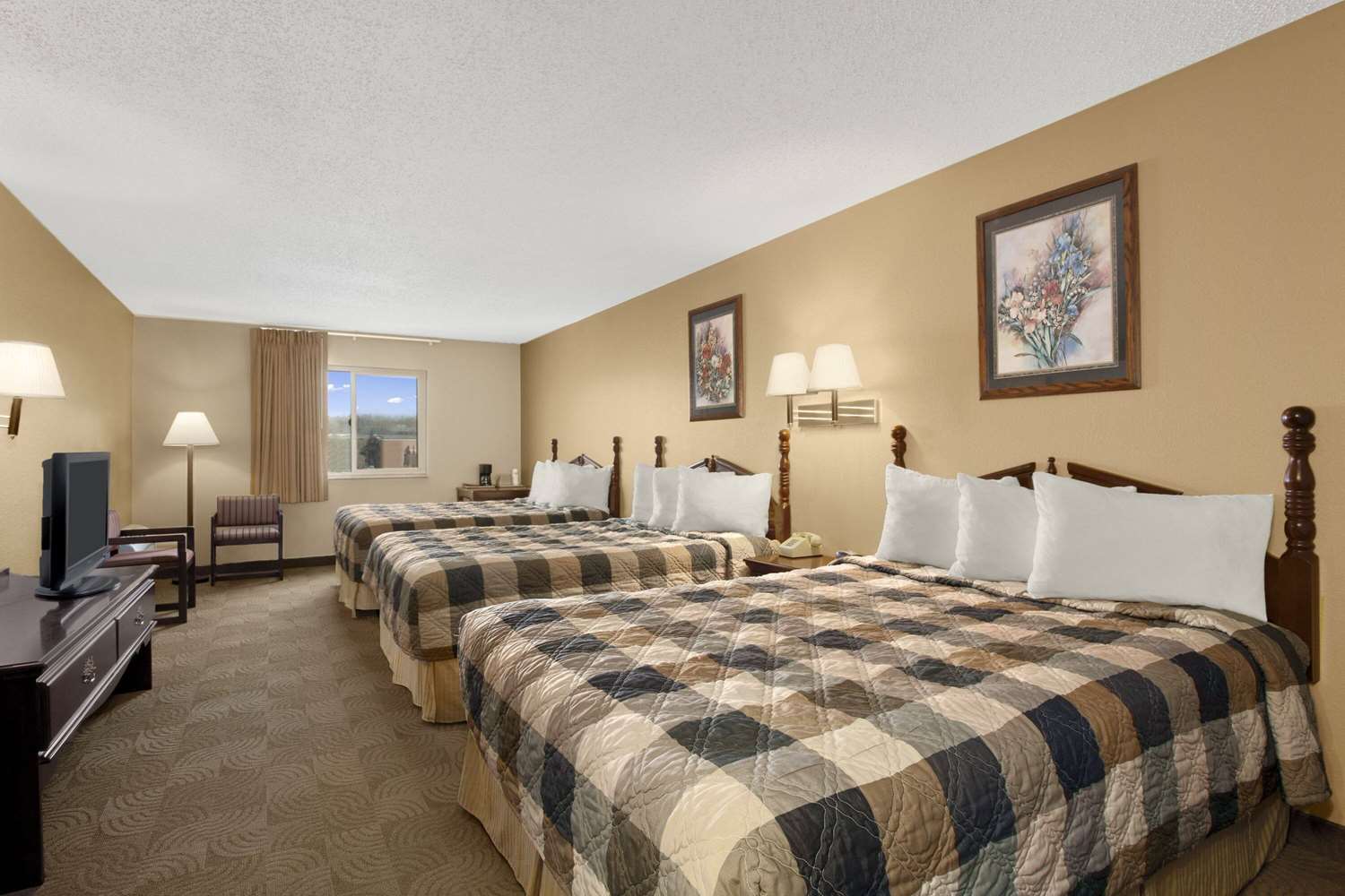 Days Inn by Wyndham Sheridan 4/25