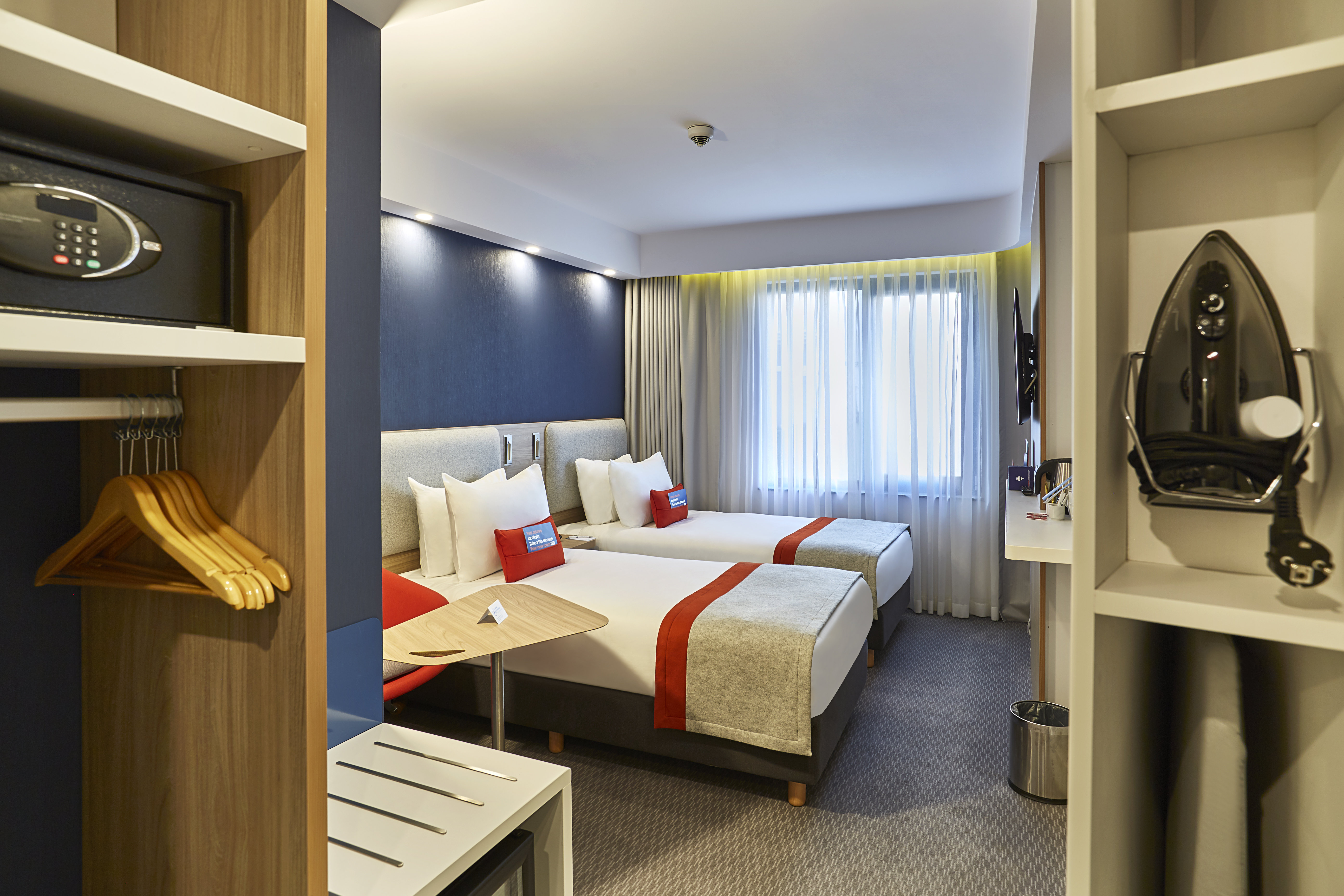 HOLIDAY INN EXPRESS ISTANBUL - ATAKOY METRO 42/42