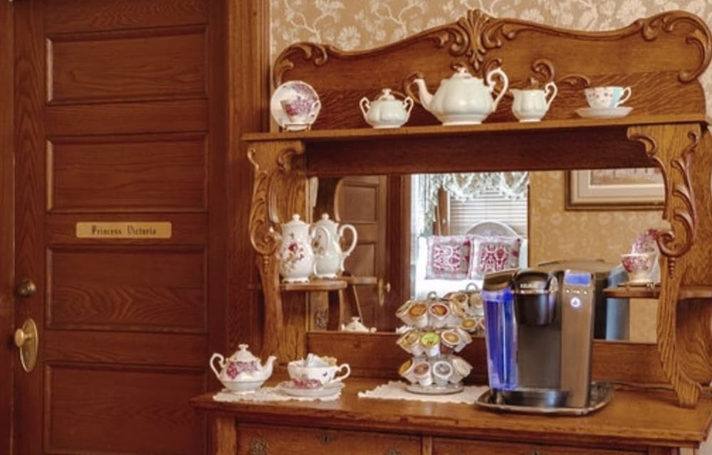 Mathis House, A Victorian Bed & Breakfast and Tea Room at 600 Main 23/50