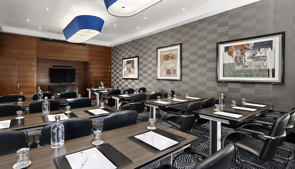 DoubleTree by Hilton London Victoria 50/56