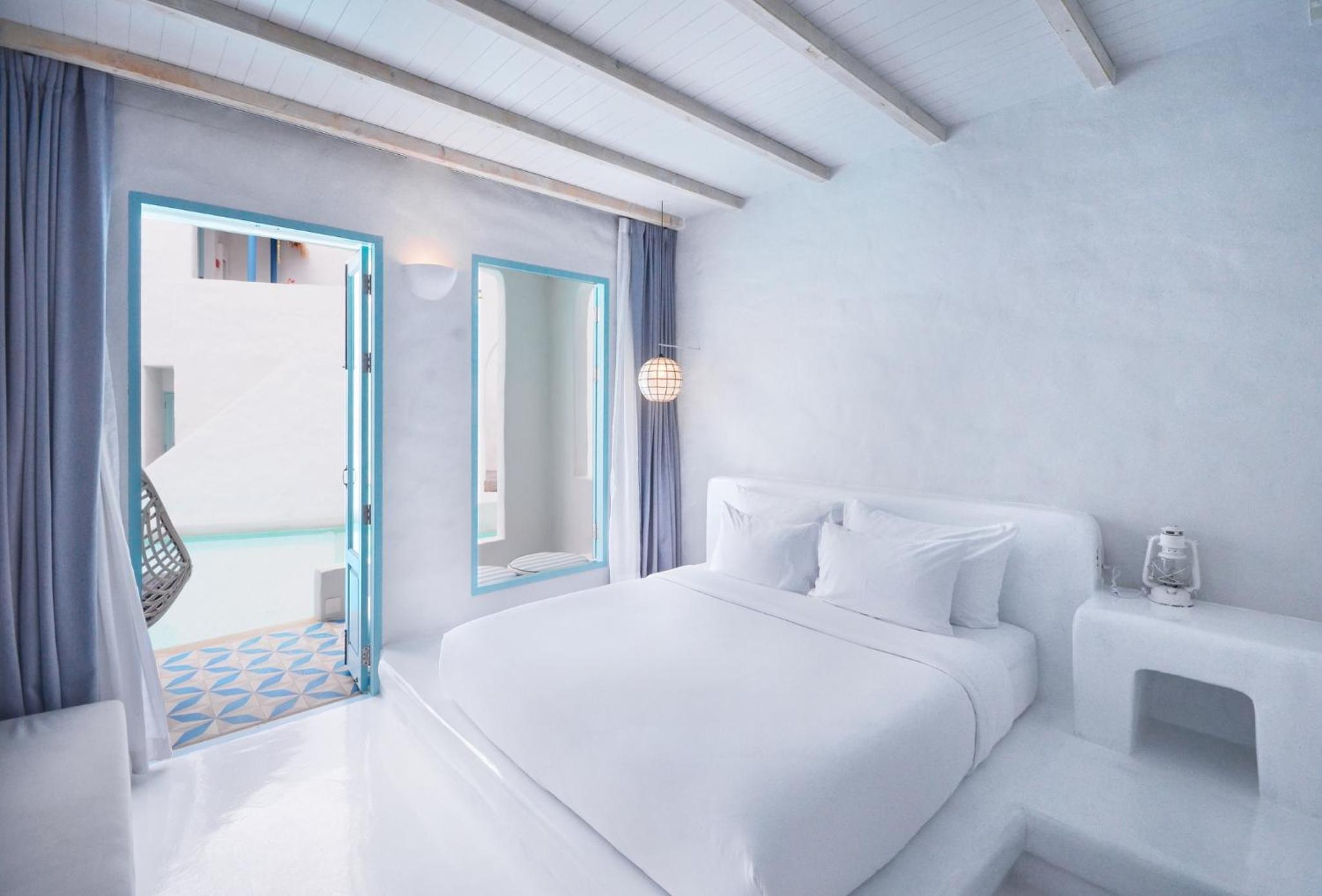 Room, Double or Twin Bed, Pool Access