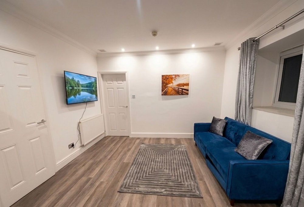 Boswell Elite Two Bed Apartment 11/19