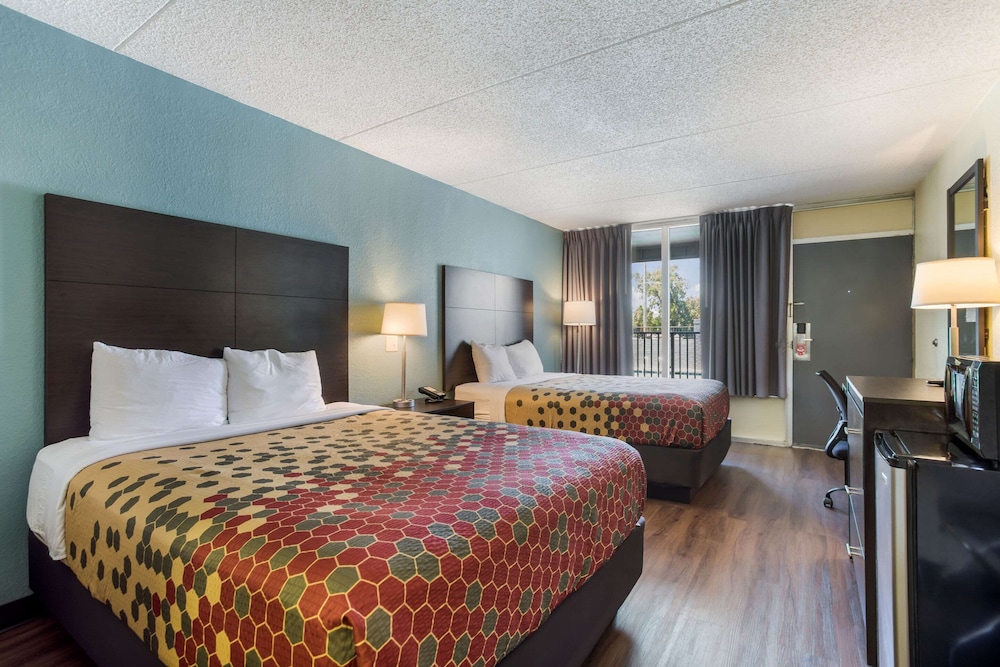 Econo Lodge Gallatin - Metro Nashville 24/43