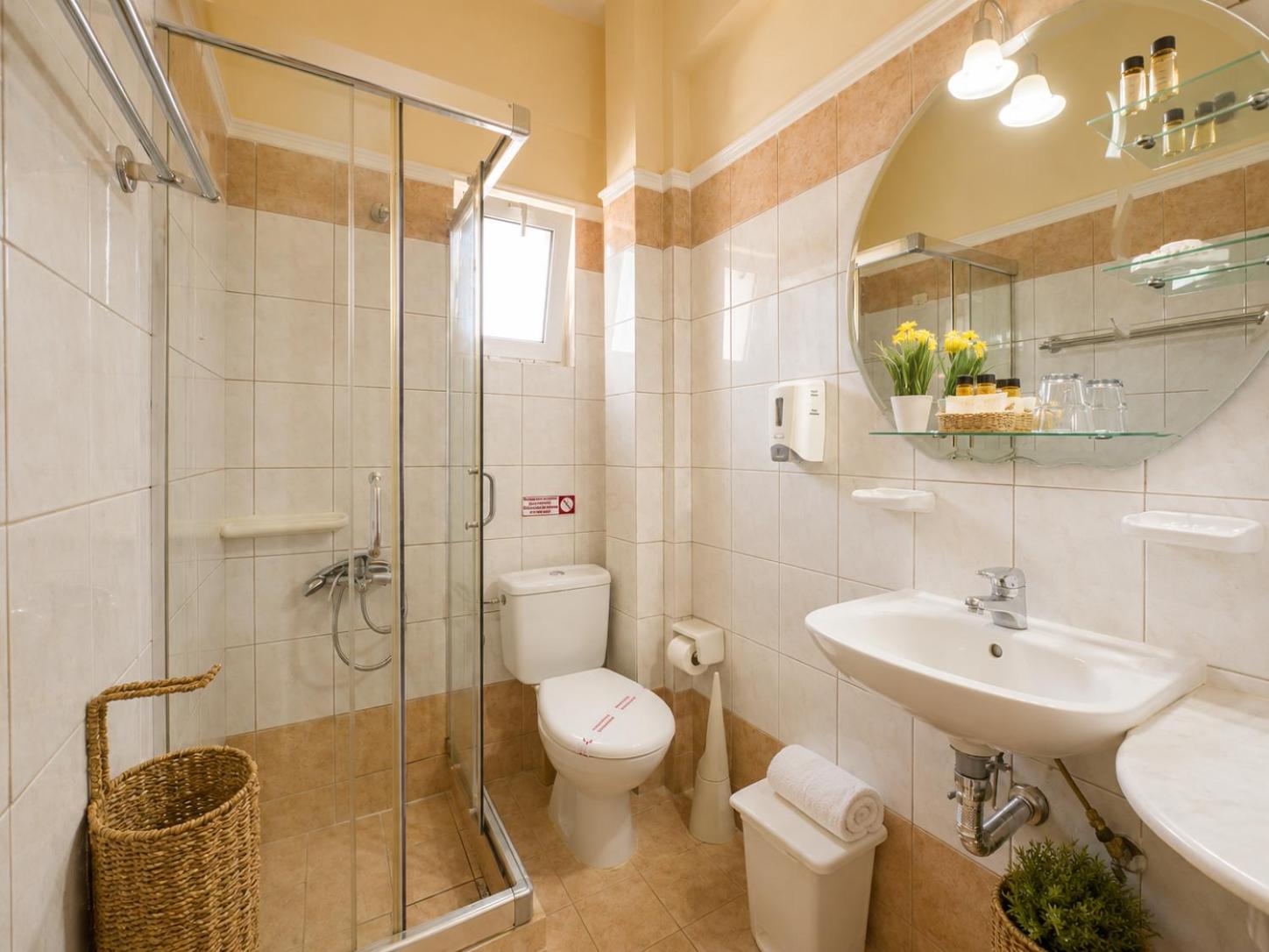 Brati Beach Hotel 53/56