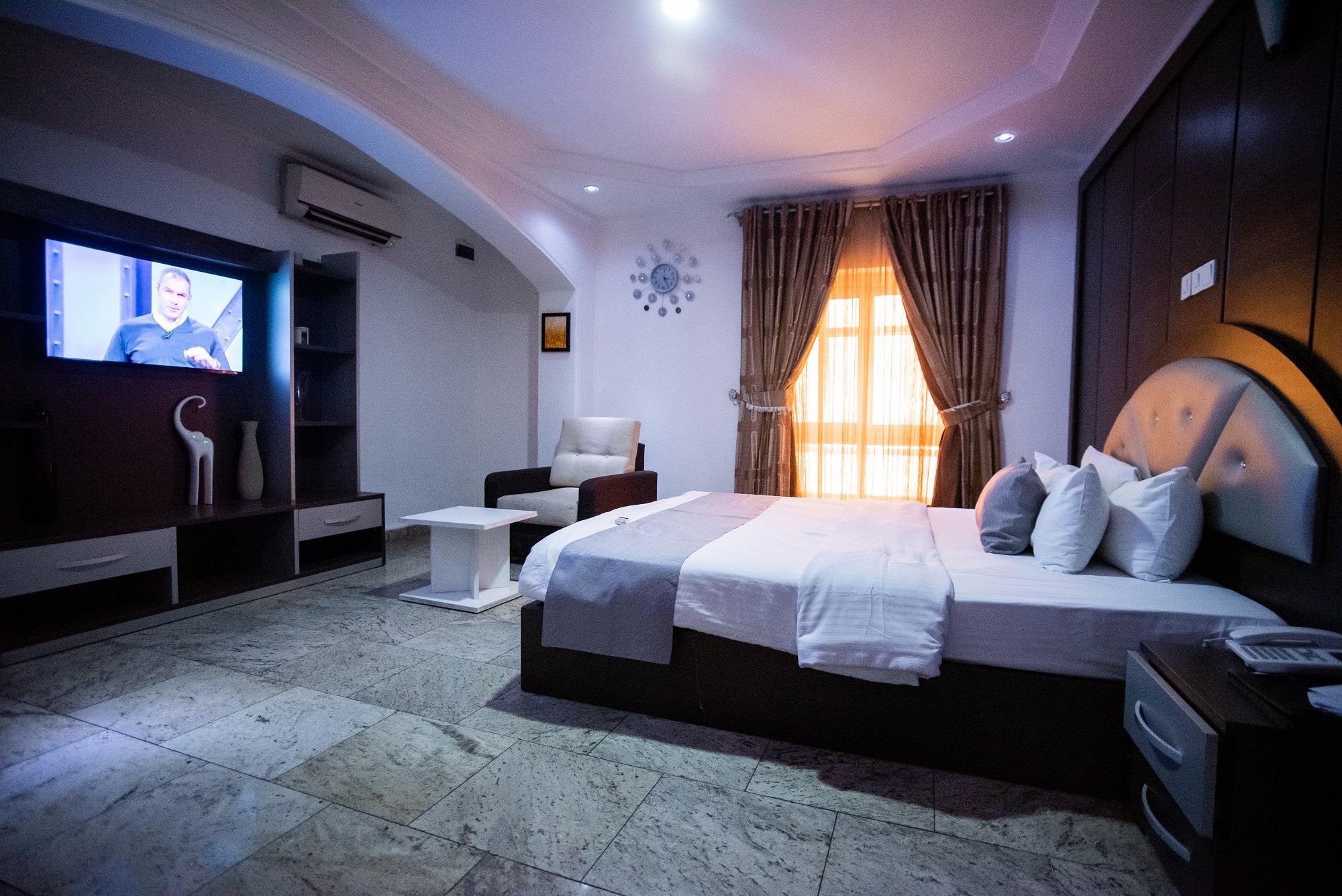 Ambassador, Suite