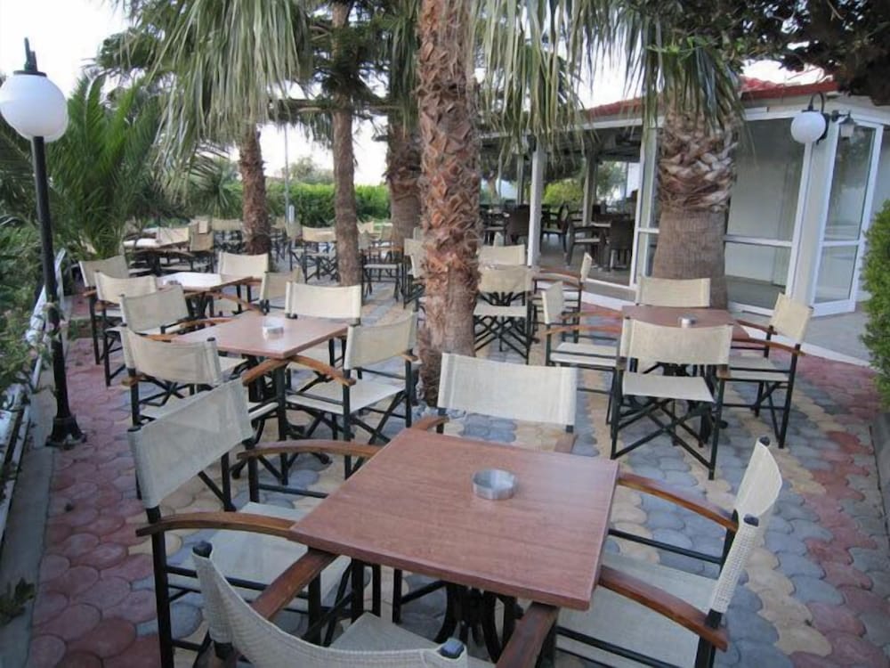 Nikolas Villas Apartments 20/43